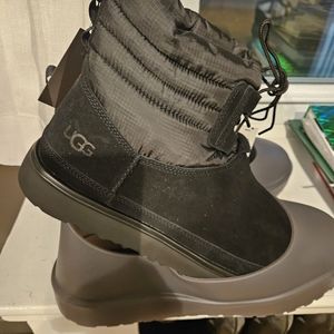 UGG MEN classic mini-pull on weather boots waterproof suede.